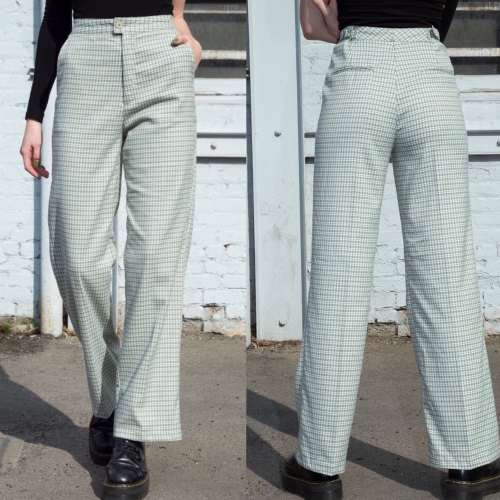 Brandy Melville Valentina green plaid pants